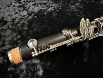 Photo Selmer USA Signet 100 Student Wood Clarinet, Serial #252647 – Ready To Play!